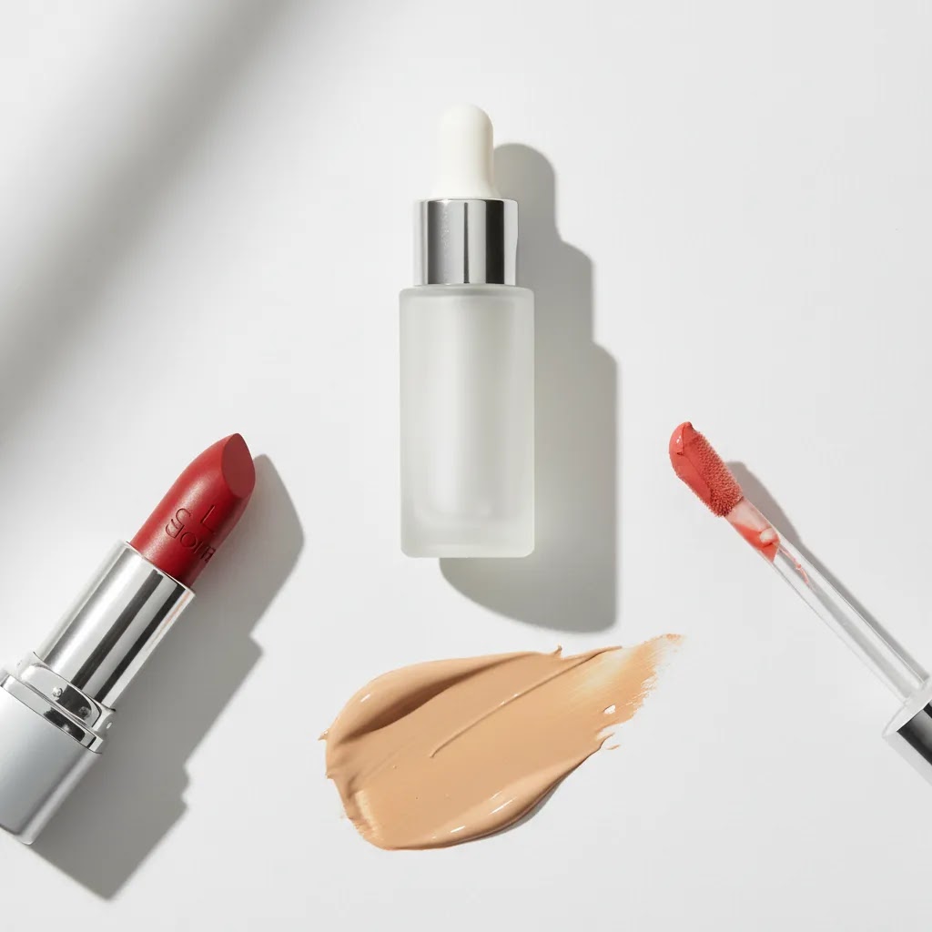 cosmetic-product-photography-examples-showing-packshots-texture-close-ups-and-ap.jpg